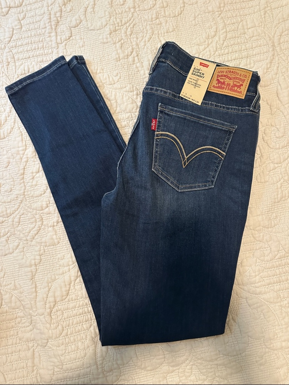 NWT Women's Levi's 535 skinny jeans